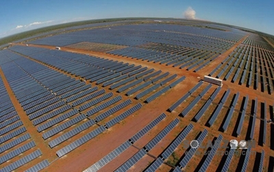 荷兰将建最大太阳能发电站,面积相当于600个足